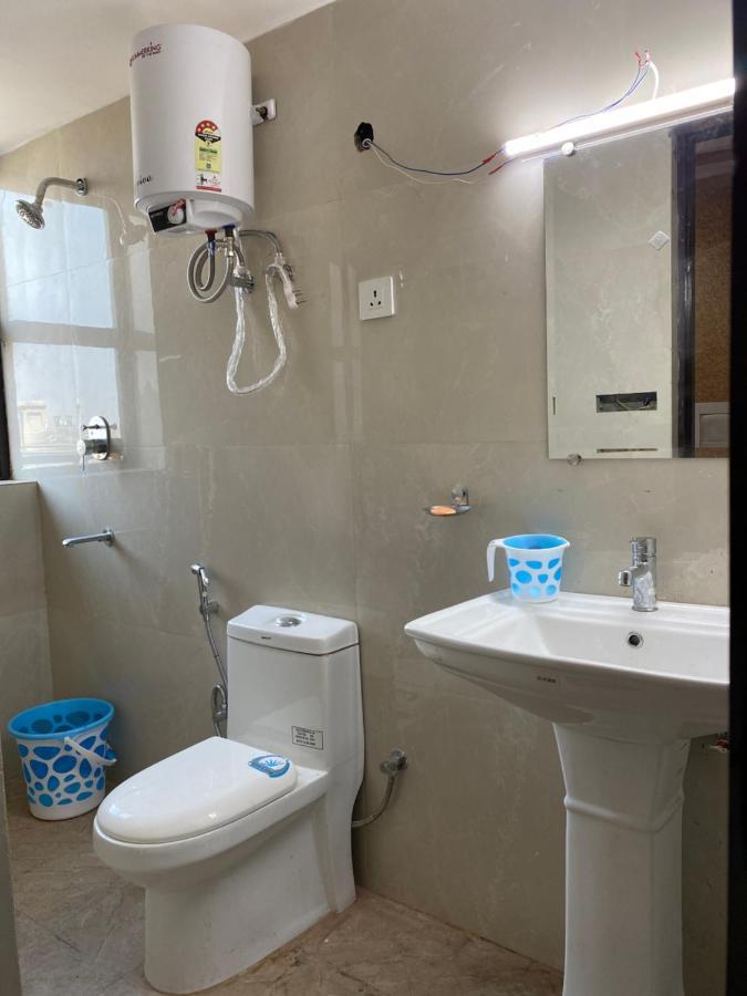 S.R Plaza Hotel Khurja Екстериор снимка